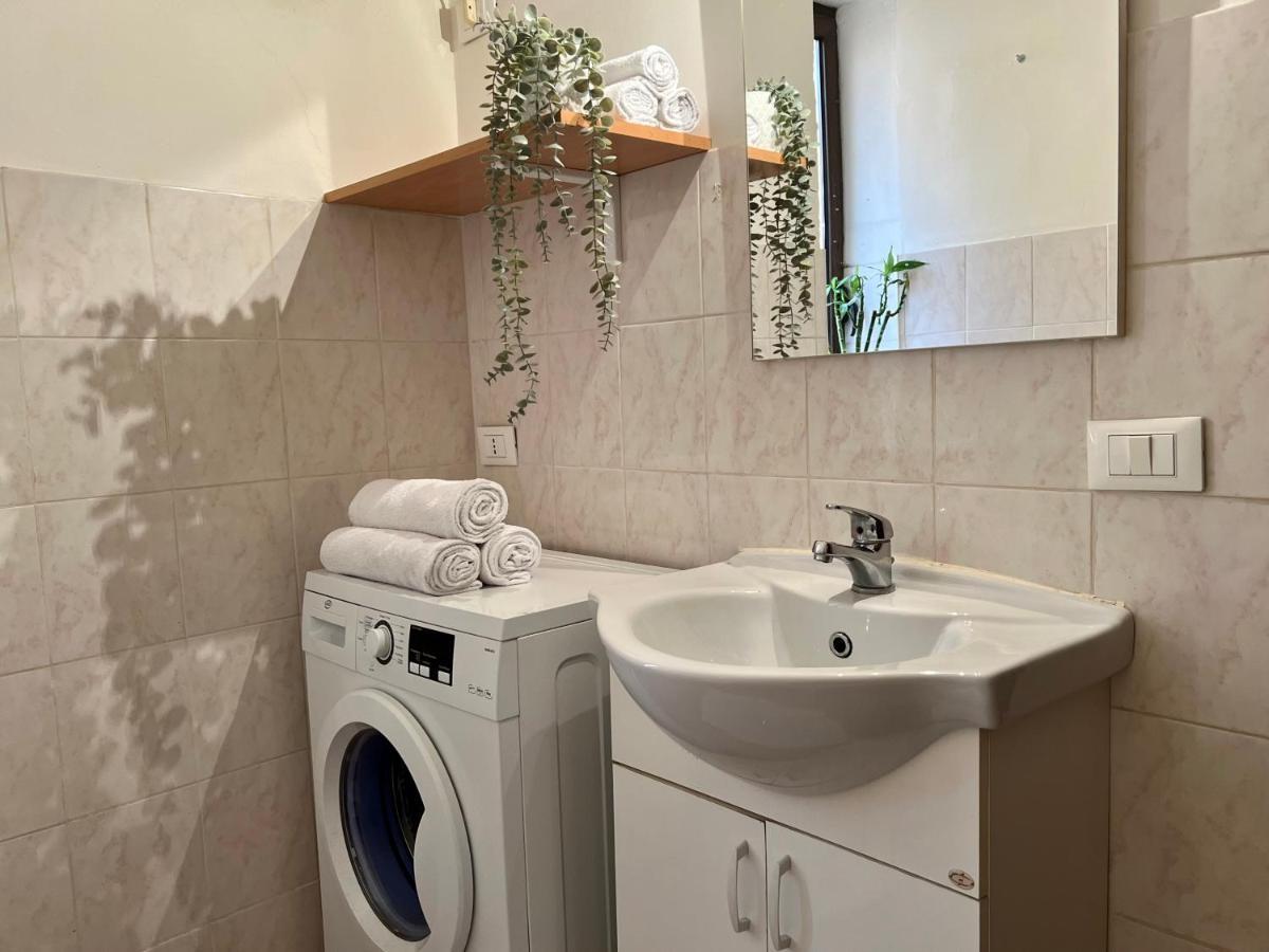 Novi Ligure Private Apartment ภายนอก รูปภาพ